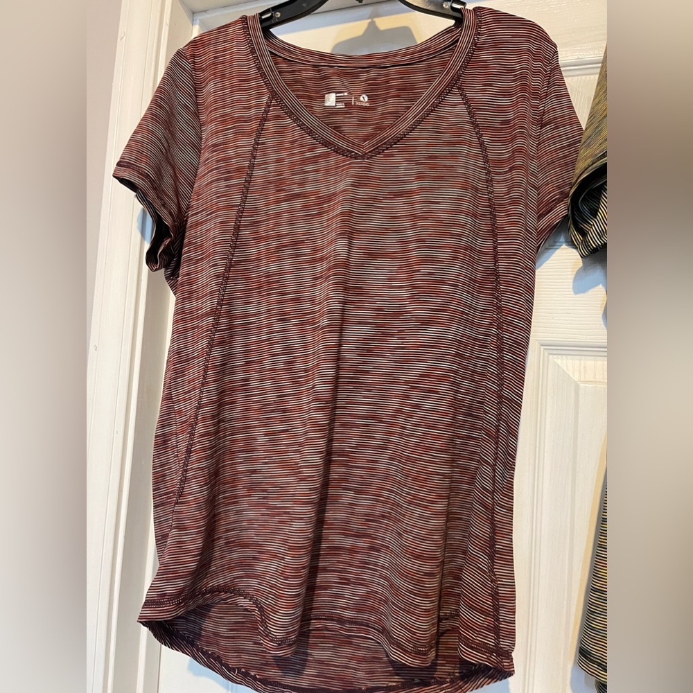 XERSION v neck athletic shirt